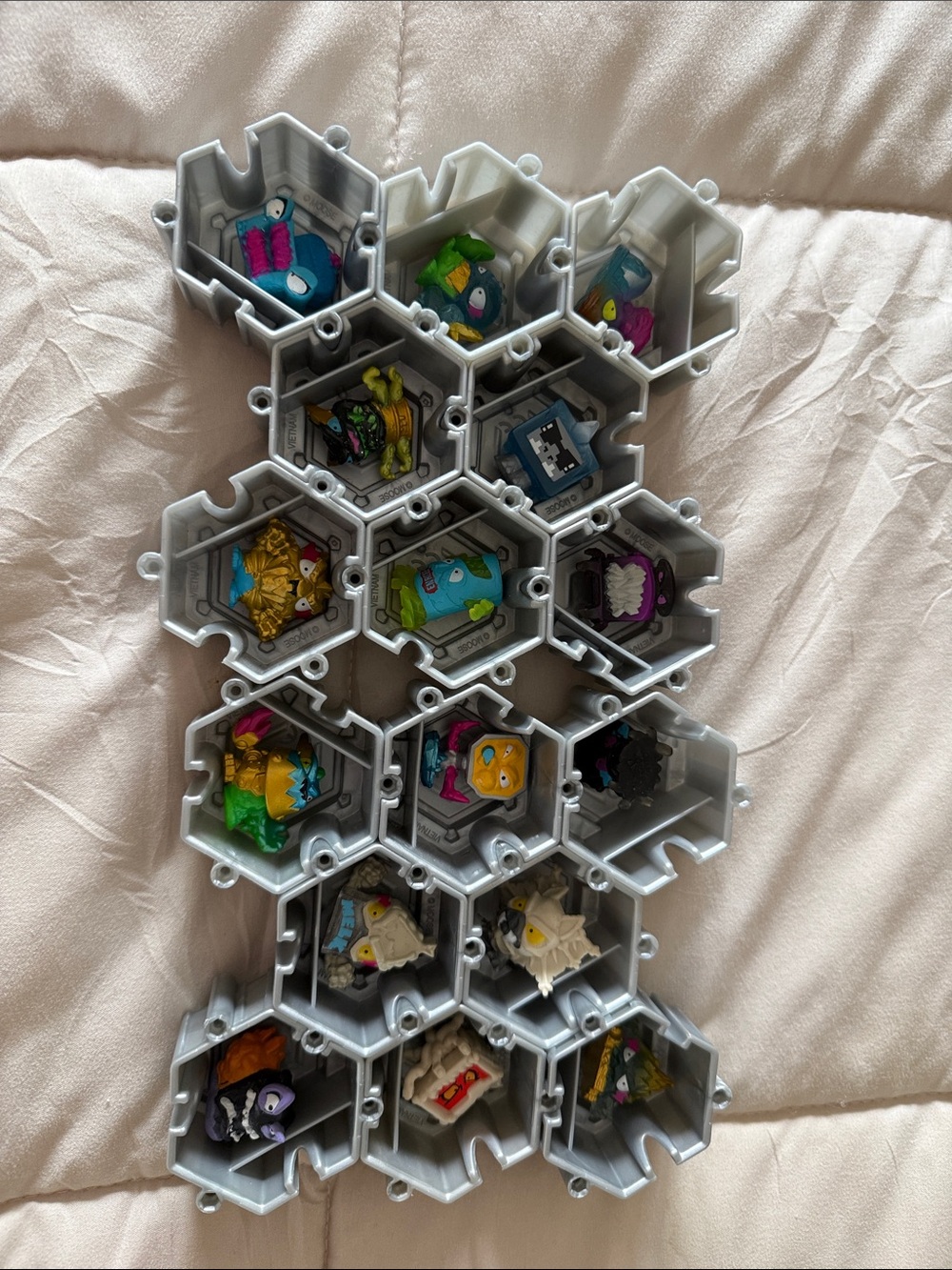 Mr. Beast Storage Tray with Small Character Figures - Grey